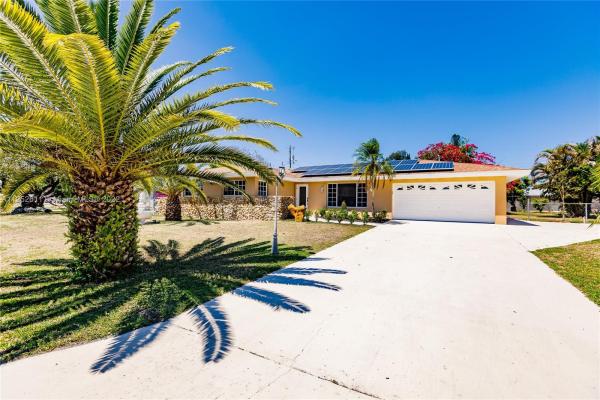 Lehigh Acres Residential, 1005 E Penn, Lehigh Acres, Florida 33936, image 1