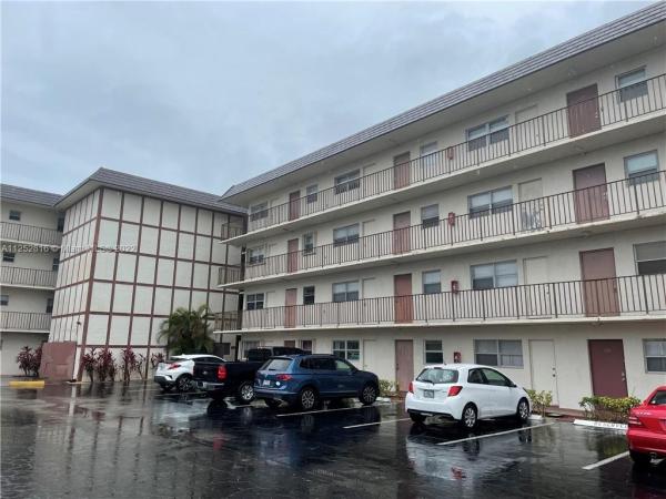 Wincast Arms, 4311 Crystal Lake Dr #219, Deerfield Beach, Florida 33064, image 1