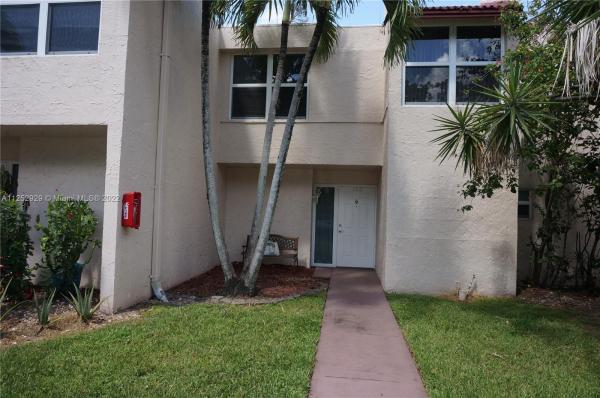 Evergreen Of Pine Island Ridge, 9431 SW Evergreen Pl #102, Davie, Florida 33324, image 1