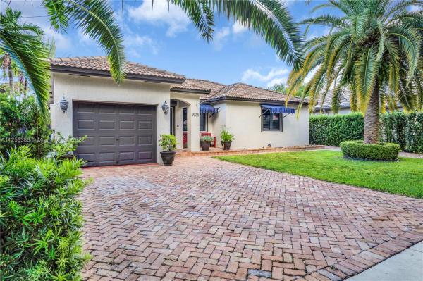 Royal Garden Estates, 9035 NW 164th St, Miami Lakes, Florida 33018, image 1
