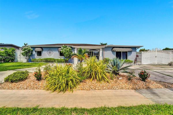 Westwood Lakes Residential, 5340 SW 110th Ct, Westwood Lakes, Florida 33165, image 2