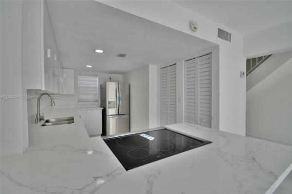 Pineside, 8897 Fontainebleau Blvd #412, Fountainebleau, Florida 33172, image 1
