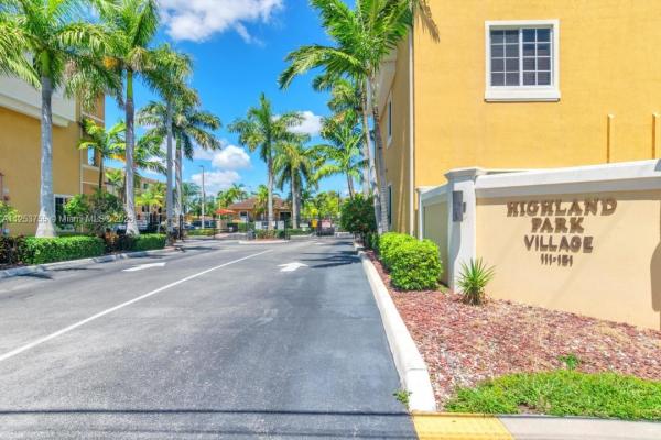 Highland Park Village, 131 NW 2nd Ave #4, Hallandale Beach, Florida 33009, image 1