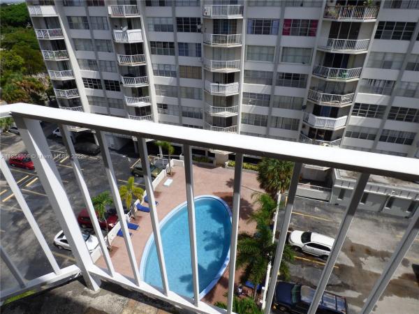 Gateway House South, 16710 NE 9th Ave #805, North Miami Beach, Florida 33162, image 1
