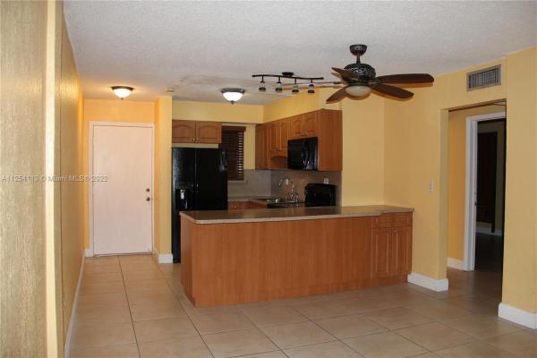 Sanderling, 2385 NW 11th St #C12, Miami, Florida 33125, image 2