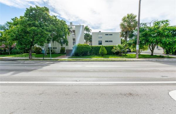 709 Curtiss Parkway, 709 Curtiss Pkwy #32, Miami Springs, Florida 33166, image 1