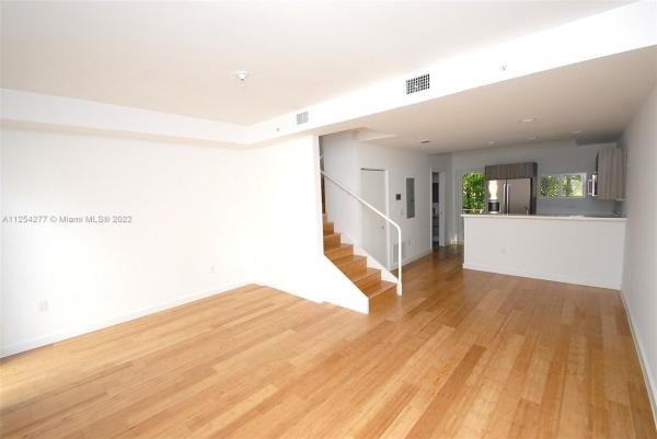 D Gems, 619 Meridian Ave #3, Miami Beach, Florida 33139, image 1