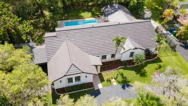 Calusa Club Estates, 12970 N Calusa Club Dr, The Crossings, Florida 33186, image 2