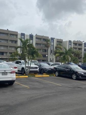 Samari Lake East, 10000 NW 80th Ct #2135, Hialeah Gardens, Florida 33016, image 2