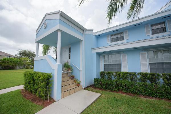 Centergate, 2024 SE 26th Ln #201, Homestead, Florida 33035, image 2