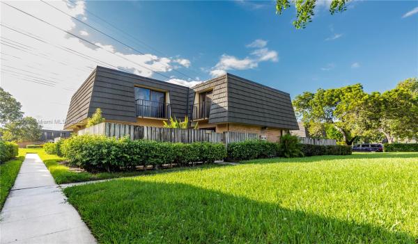 Village Of Sandalwood Lakes, 3122 31st Way, West Palm Beach, Florida 33407, image 2