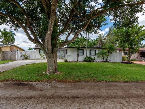 Heritage Lake Estates, 6760 Evans St, Hollywood, Florida 33024, image 1