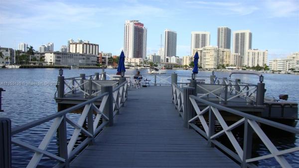 Golden Isles Yacht Club, 430 Golden Isles Dr #205, Hallandale Beach, Florida 33009, image 1