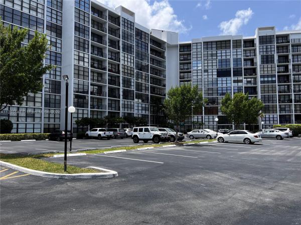 Oceanview Park, 800 Parkview Dr #302, Hallandale Beach, Florida 33009, image 1