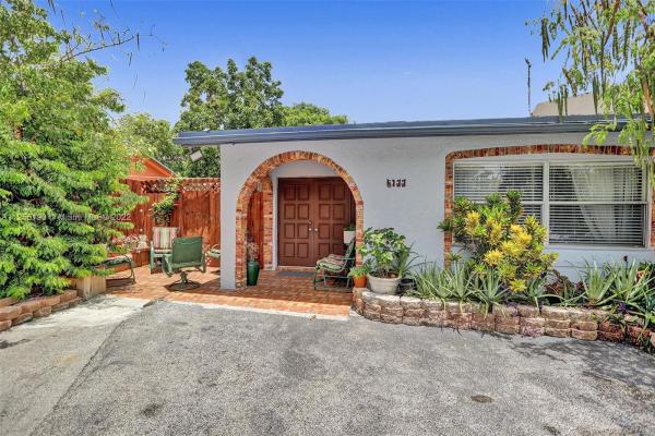 Applegreen, 6133 SW 5th St, Margate, Florida 33068, image 1