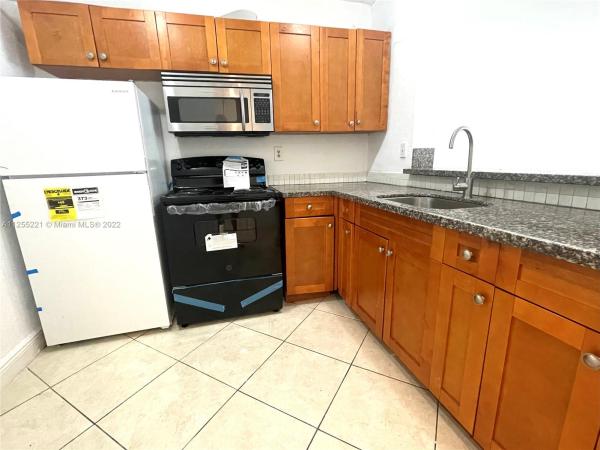Montecarlo, Golden Glades, Florida 33169, image 1