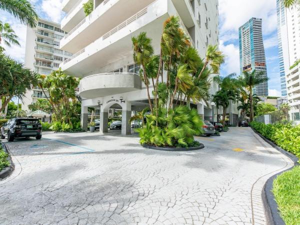 Commodore Bay, 1402 Brickell Bay Dr #402, Miami, Florida 33131, image 1