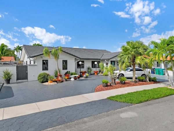 Kenmore, 13430 SW 38th St, Tamiami, Florida 33175, image 1
