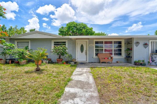 Carol City, 5000 NW 180th Ter, Miami Gardens, Florida 33055, image 2