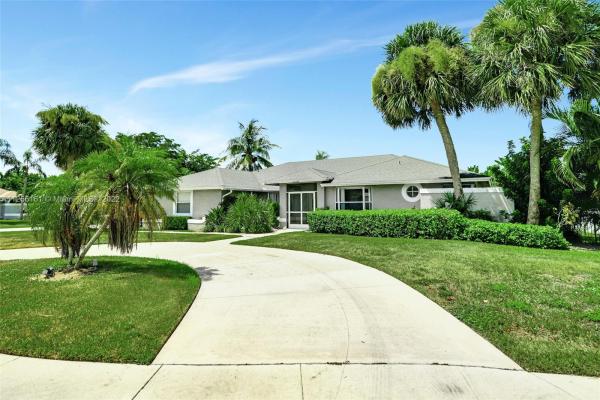 Greenview Shores 2 Of Wellington, 13788 Dunster Ct, Wellington, Florida 33414, image 1
