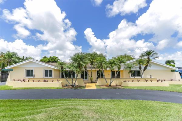 13826 SW 102nd Ct, Kendall, Florida 33176, image 2