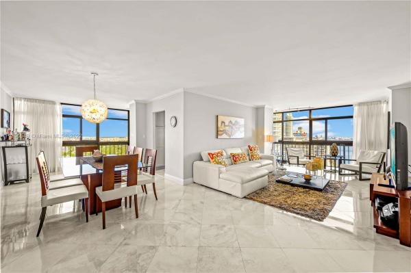 Brickell Bay Club, 2333 Brickell Ave #2717, Miami, Florida 33129, image 2