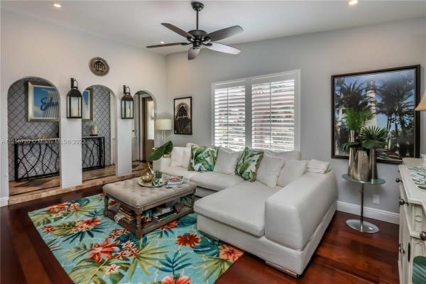Hollywood Lakes, 1119 Buchanan St, Hollywood, Florida 33019, image 2