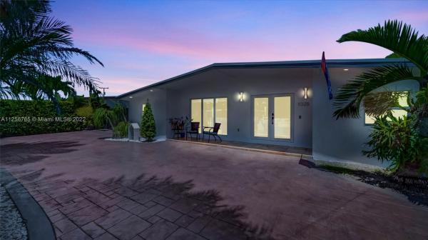 Westwood Lakes Residential, 11325 SW 47th Ter, Westwood Lakes, Florida 33165, image 2