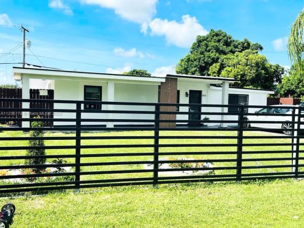 Leisure City Residential, 14970 Leisure Dr, Leisure City, Florida 33033, image 1