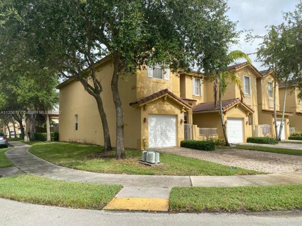 6325 SW 165th Pl, Unincorporated Dade County, Florida 33193, image 2