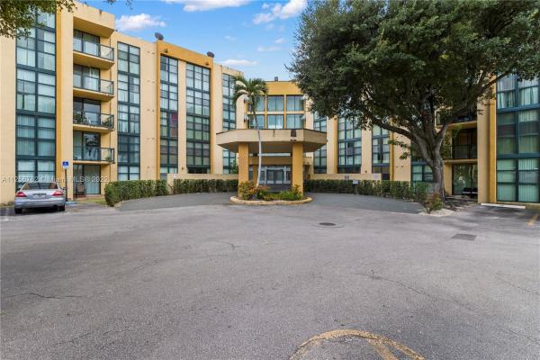 International Park, 11800 SW 18th St #201-4, Tamiami, Florida 33175, image 2