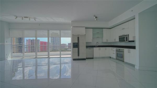 Infinity At Brickell, 60 SW 13th St #1600, Miami, Florida 33130, image 2