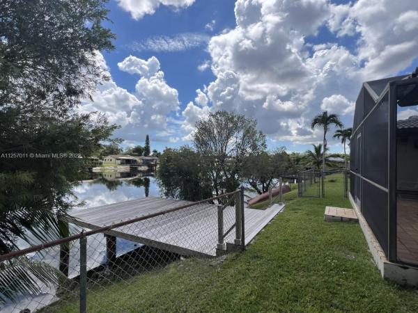 Kendale Lakes No HOA, 6905 SW 139th Pl, Kendale Lakes, Florida 33183, image 1