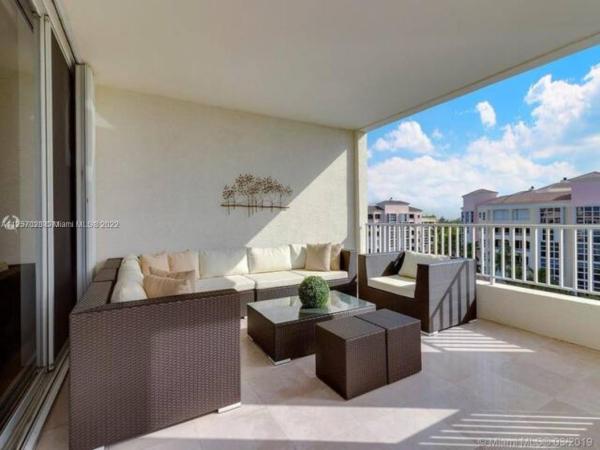 Resort Villa, 705 Crandon Blvd #PH5, Key Biscayne, Florida 33149, image 1