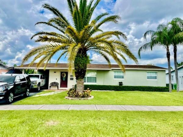 King Robert, 711 NW 17th St, Homestead, Florida 33030, image 1