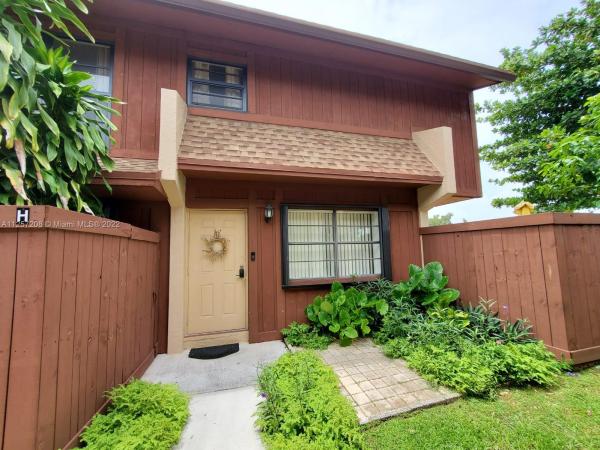 Snapper Village, 6211 SW 116th Pl #H, Kendall, Florida 33173, image 2