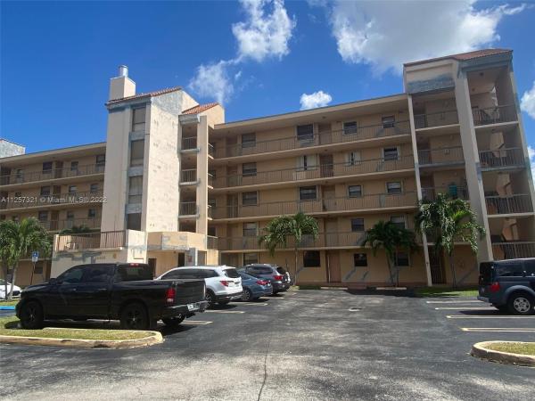 Las Brisas Village, 10155 NW 9th St Cir #4-101, Fountainebleau, Florida 33172, image 1