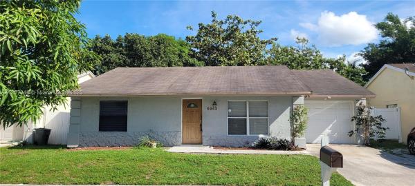 Lantana Homes, 5943 W Ithaca Cir W, Lake Worth Beach, Florida 33463, image 1