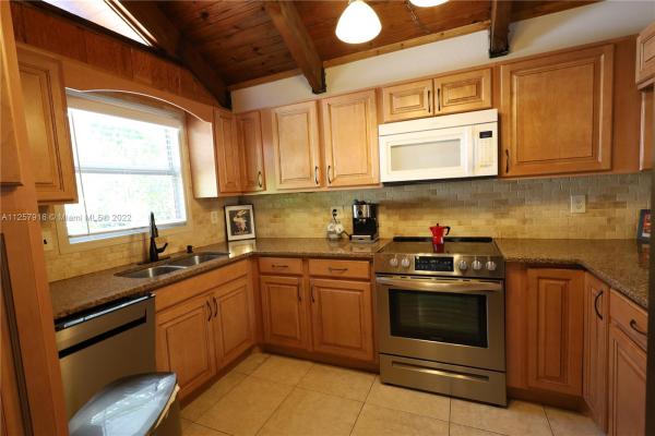 The Lofts Of Palm-Aire Village, 6171 NW 33rd Way, Fort Lauderdale, Florida 33309, image 2