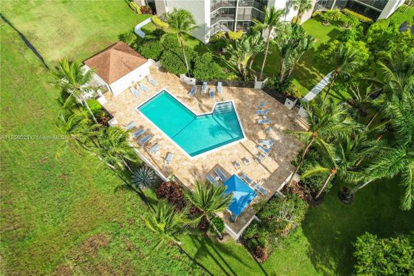 Camino Real Village, 5851 Camino Del Sol #304, Boca Raton, Florida 33433, image 2
