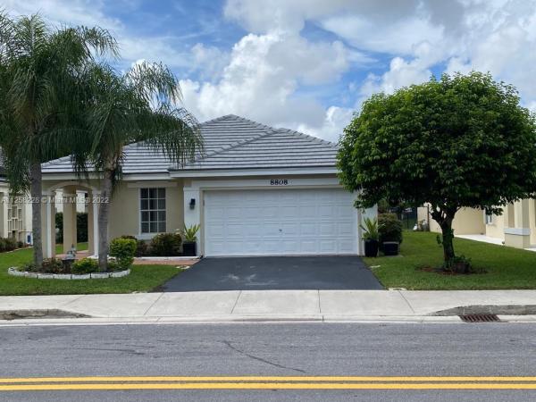 Lake Park, 8808 S Lake Park Cir S, Davie, Florida 33328, image 1