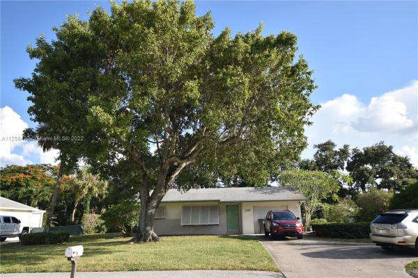 Maheu Estates, 2598 Lone Pine Rd, Palm Beach Gardens, Florida 33410, image 1