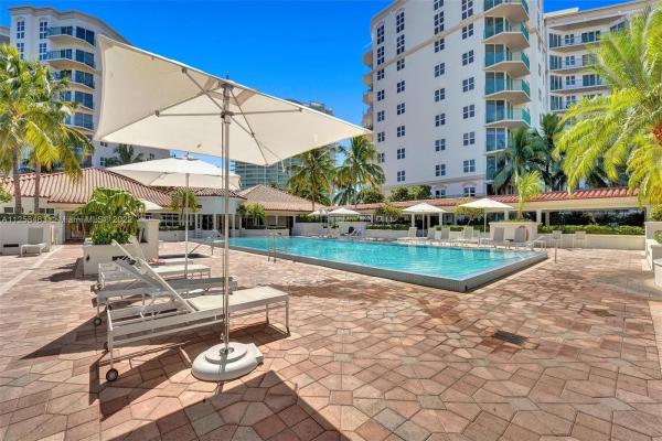 Turnberry Village North Tower, 20000 E Country Club Dr #505, Aventura, Florida 33180, image 2