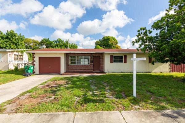 Sierra Mirada, 255 NW 194th Ter, Miami Gardens, Florida 33169, image 2