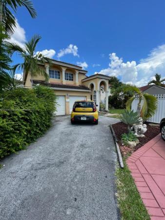 Lake Pointe, 721 NW 126th Ct, Tamiami, Florida 33182, image 1