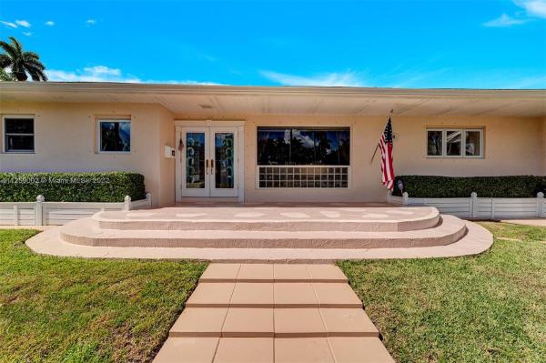 Hollywood Lakes, 1200 Hollywood Blvd, Hollywood, Florida 33019, image 2