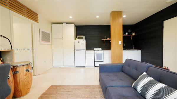 The Oaks At South Miami, 6310 SW 79th St #13, South Miami, Florida 33143, image 1