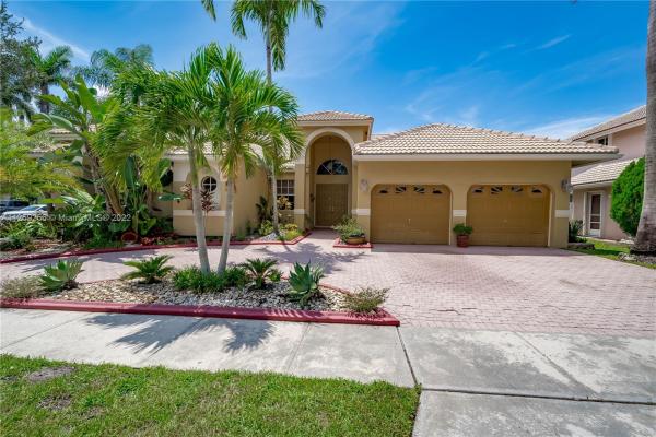 Malibu Pointe At Silver Lakes, 1522 NW 182nd Way, Pembroke Pines, Florida 33029, image 1
