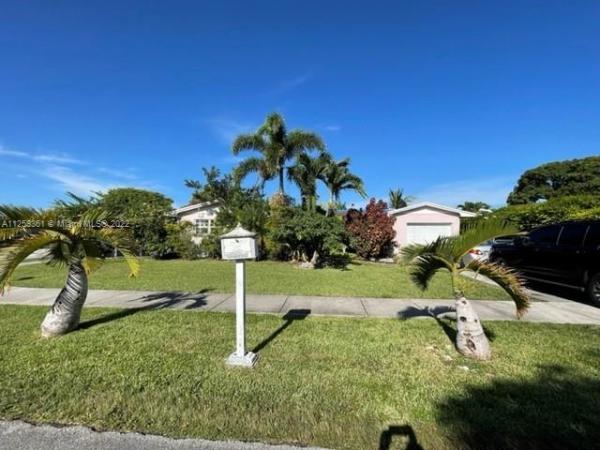 Kendale Lakes No HOA, 7940 SW 141st Ave, Kendale Lakes, Florida 33183, image 2