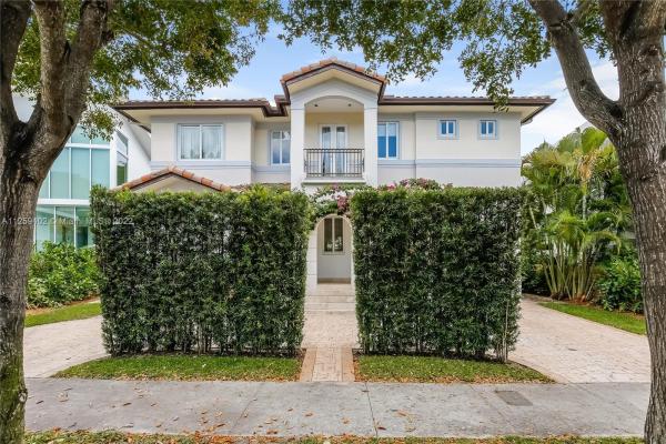 Nautilus, 4435 N Bay Rd, Miami Beach, Florida 33140, image 2